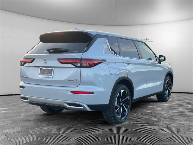 2025 Mitsubishi Outlander Plug-In Hybrid SE