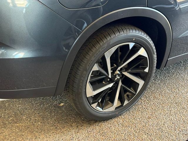 2025 Mitsubishi Outlander Plug-In Hybrid SE