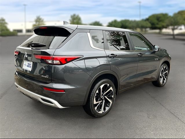 2025 Mitsubishi Outlander Plug-In Hybrid SE