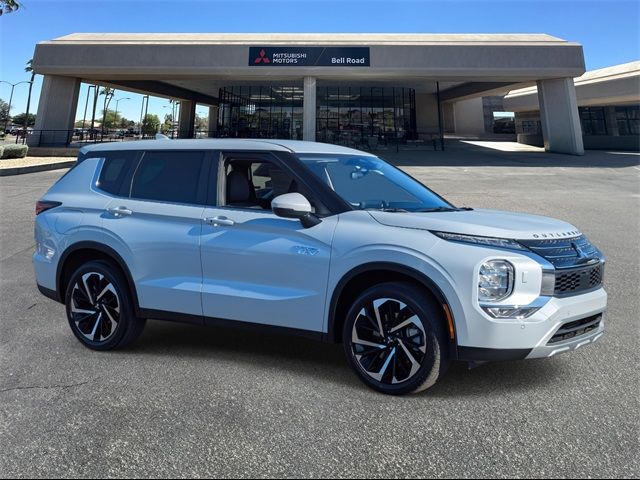 2025 Mitsubishi Outlander Plug-In Hybrid SE