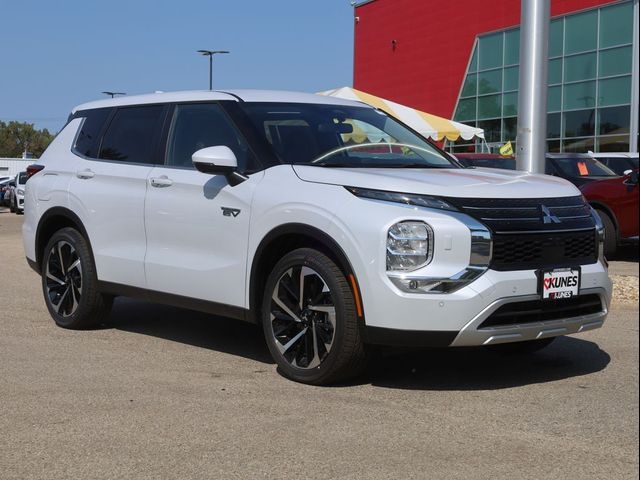 2025 Mitsubishi Outlander Plug-In Hybrid SE