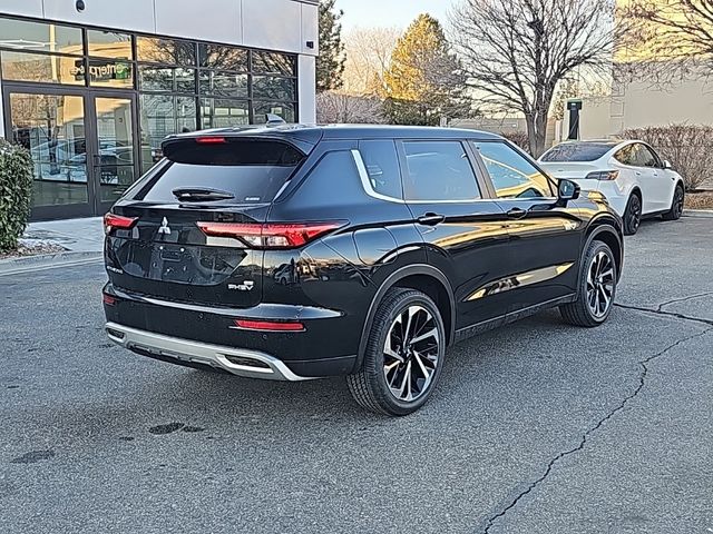 2025 Mitsubishi Outlander Plug-In Hybrid SE