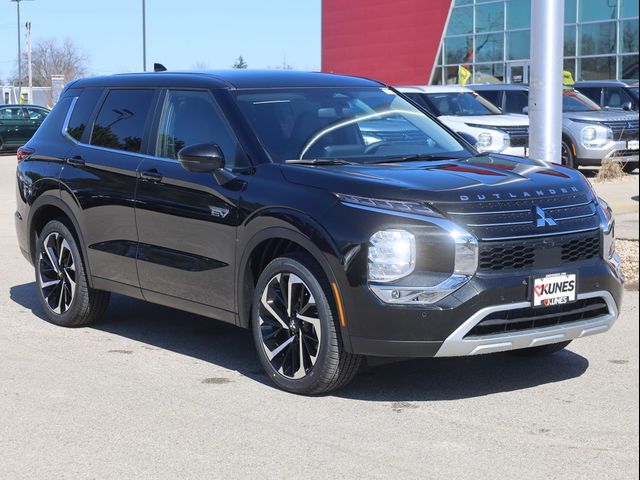 2025 Mitsubishi Outlander Plug-In Hybrid SE