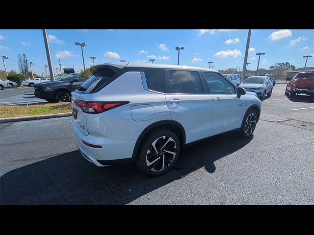 2025 Mitsubishi Outlander Plug-In Hybrid SE