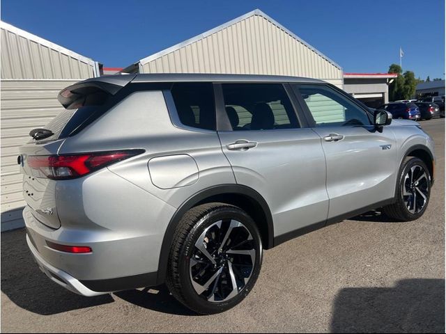 2025 Mitsubishi Outlander Plug-In Hybrid SE