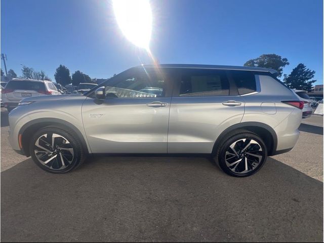 2025 Mitsubishi Outlander Plug-In Hybrid SE