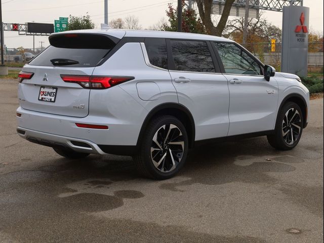 2025 Mitsubishi Outlander Plug-In Hybrid SE