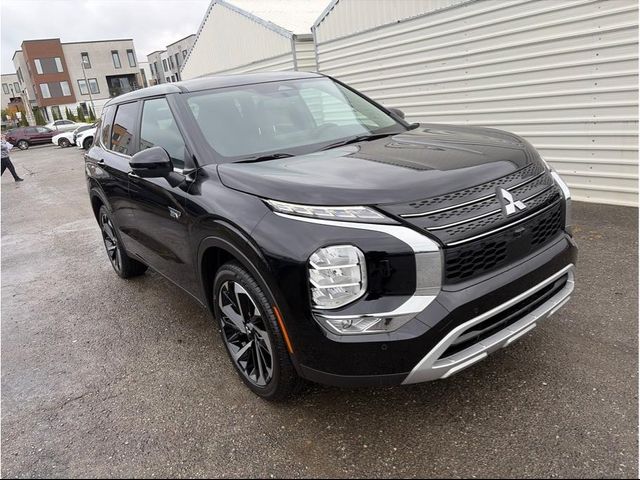 2025 Mitsubishi Outlander Plug-In Hybrid SE