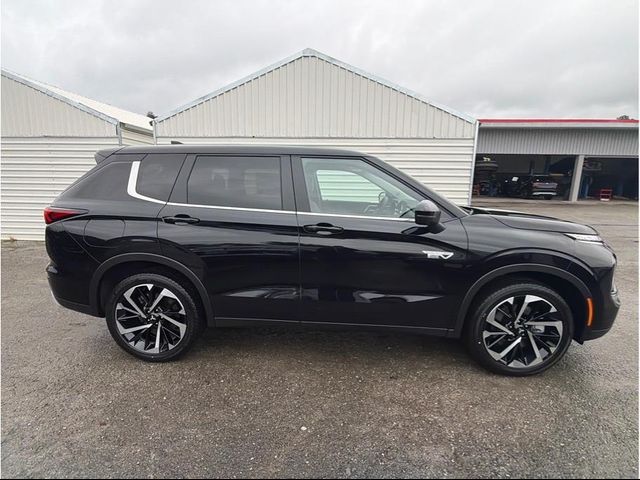 2025 Mitsubishi Outlander Plug-In Hybrid SE
