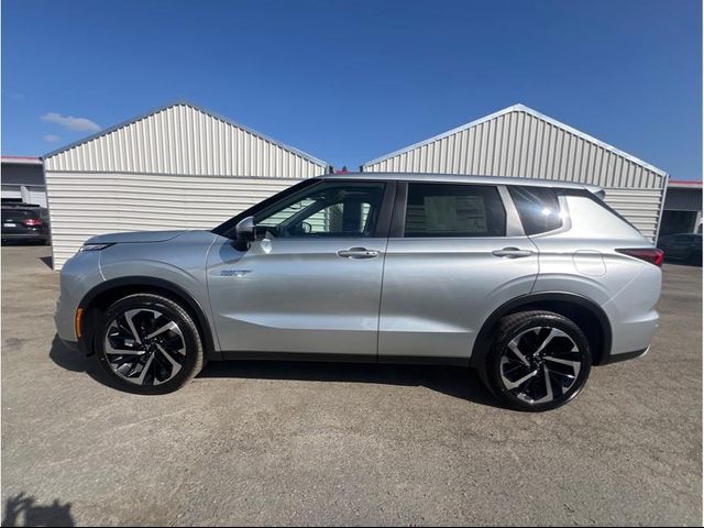 2025 Mitsubishi Outlander Plug-In Hybrid SE