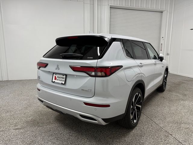 2025 Mitsubishi Outlander Plug-In Hybrid SE