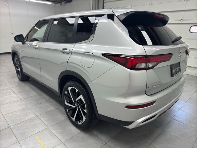 2025 Mitsubishi Outlander Plug-In Hybrid SE