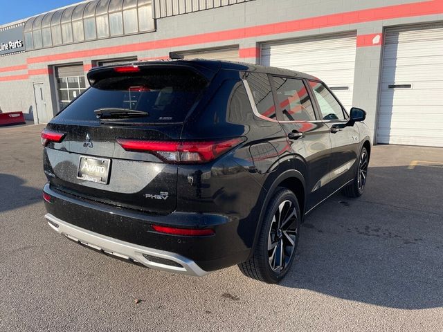 2025 Mitsubishi Outlander Plug-In Hybrid SE