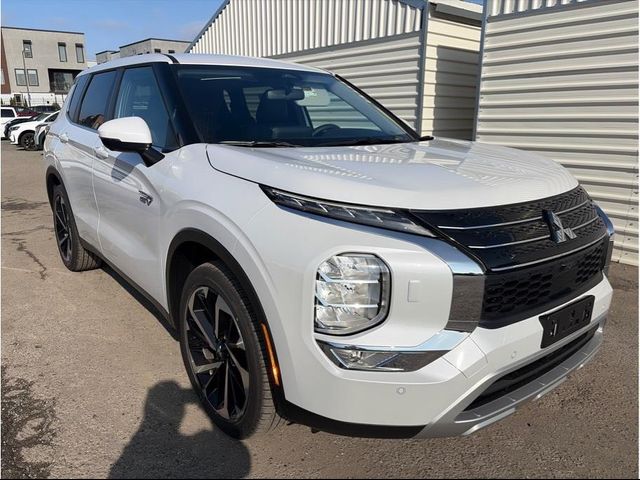 2025 Mitsubishi Outlander Plug-In Hybrid SE