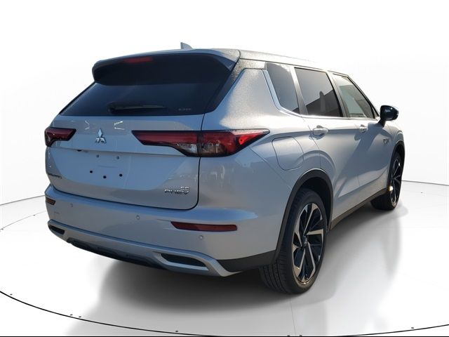 2025 Mitsubishi Outlander Plug-In Hybrid SE