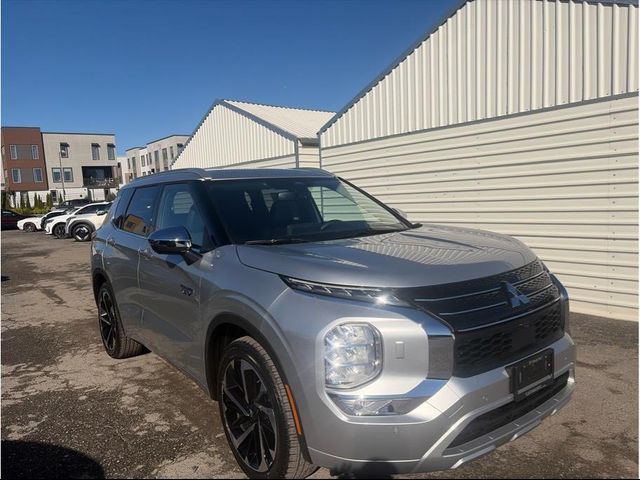 2025 Mitsubishi Outlander Plug-In Hybrid SEL