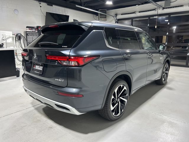 2025 Mitsubishi Outlander Plug-In Hybrid SEL