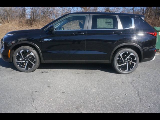 2025 Mitsubishi Outlander Plug-In Hybrid SE