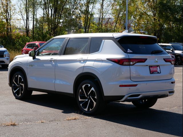 2025 Mitsubishi Outlander Plug-In Hybrid SE