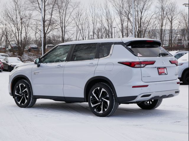 2025 Mitsubishi Outlander Plug-In Hybrid SE