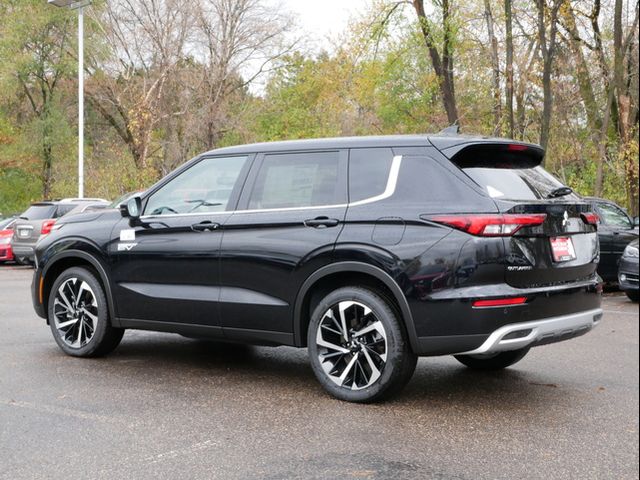 2025 Mitsubishi Outlander Plug-In Hybrid SE