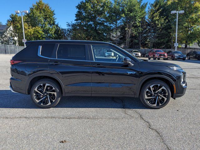 2025 Mitsubishi Outlander Plug-In Hybrid SE