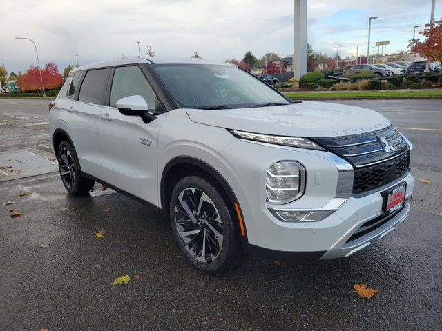 2025 Mitsubishi Outlander Plug-In Hybrid SE