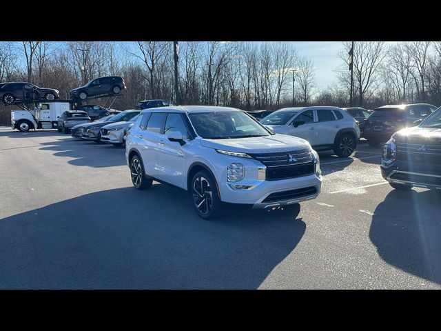 2025 Mitsubishi Outlander Plug-In Hybrid SE