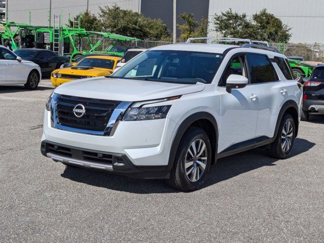 2025 Nissan Pathfinder SL