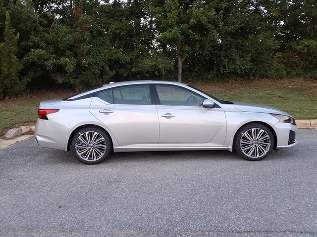 2025 Nissan Altima SL