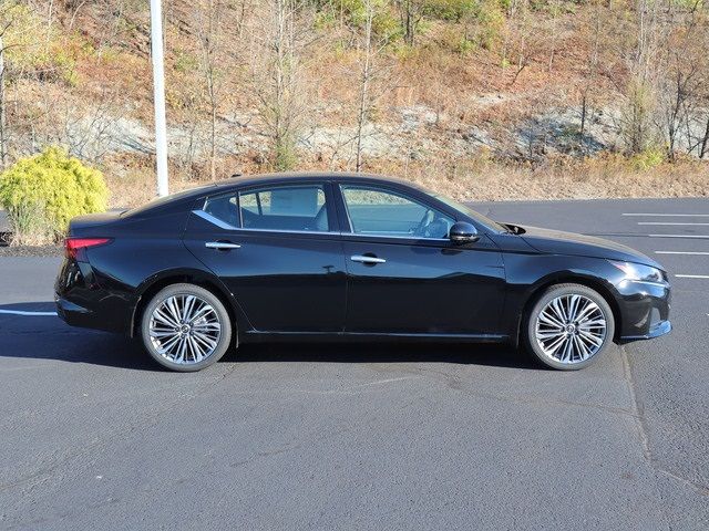 2025 Nissan Altima SL