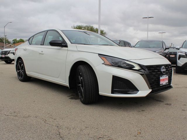 2025 Nissan Altima SR