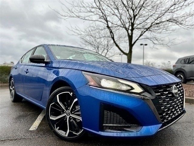 2025 Nissan Altima SR