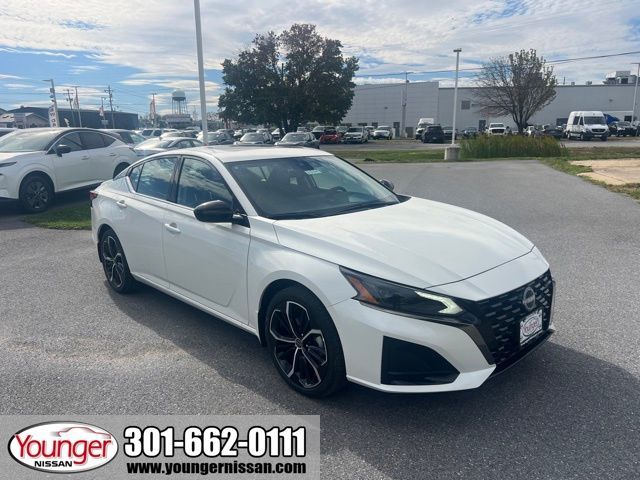 2025 Nissan Altima SR