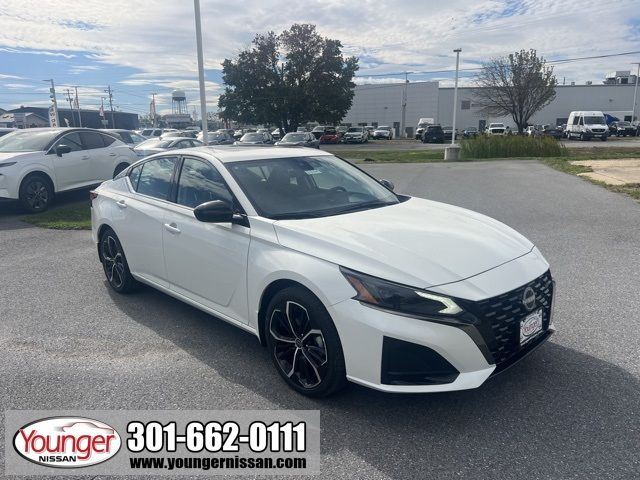 2025 Nissan Altima SR