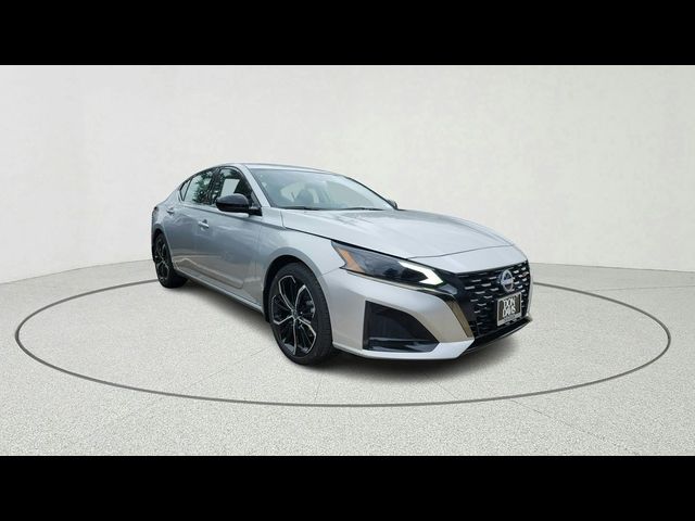 2025 Nissan Altima SR