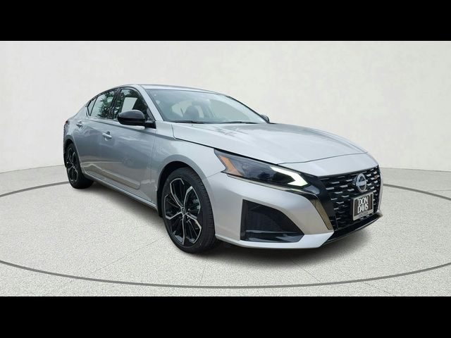 2025 Nissan Altima SR
