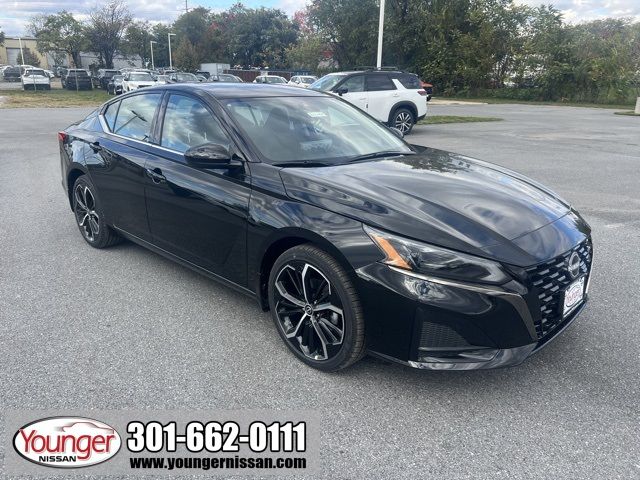2025 Nissan Altima SR