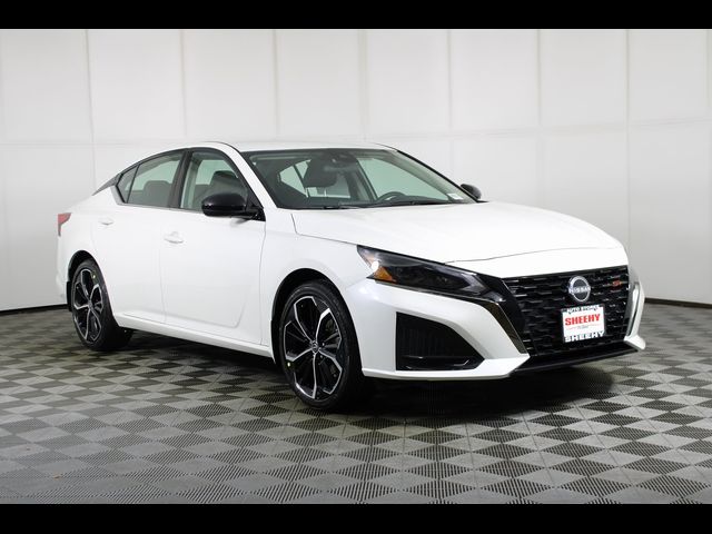 2025 Nissan Altima SR
