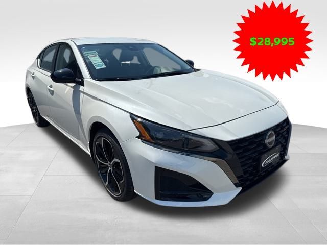 2025 Nissan Altima SR
