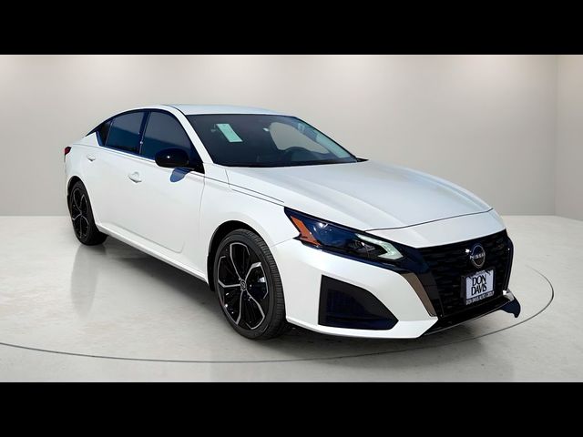 2025 Nissan Altima SR