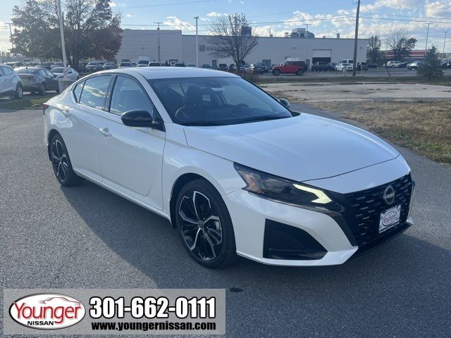 2025 Nissan Altima SR