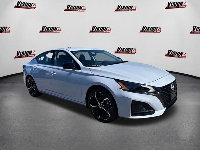 2025 Nissan Altima SR