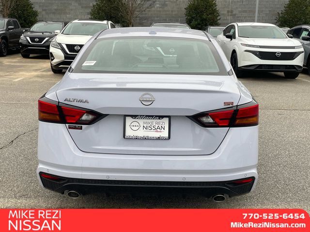 2025 Nissan Altima SR