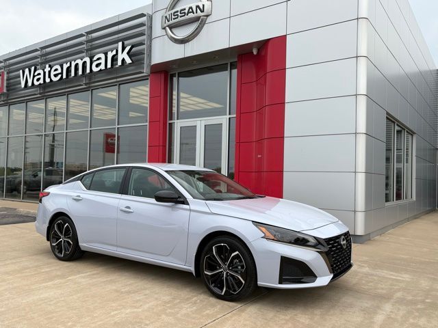 2025 Nissan Altima SR