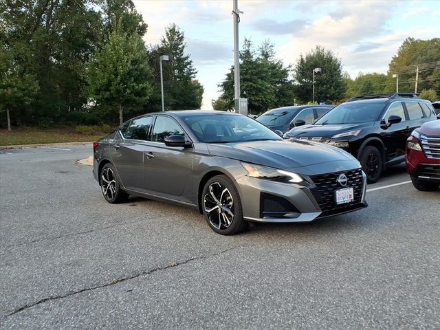 2025 Nissan Altima SR