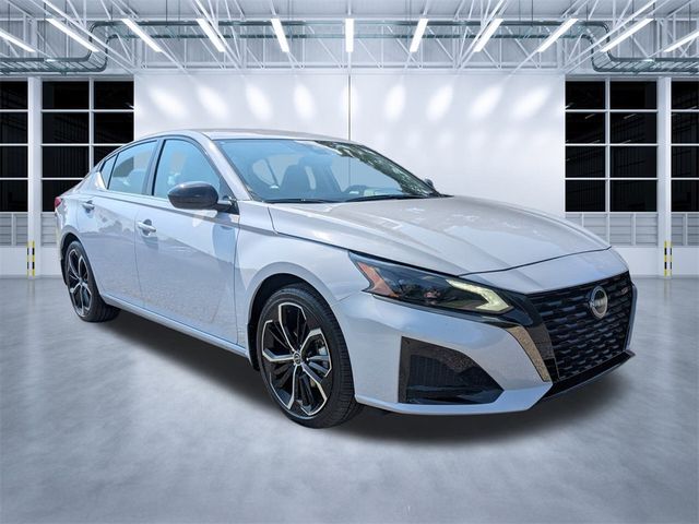 2025 Nissan Altima SR