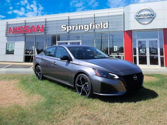 2025 Nissan Altima SR