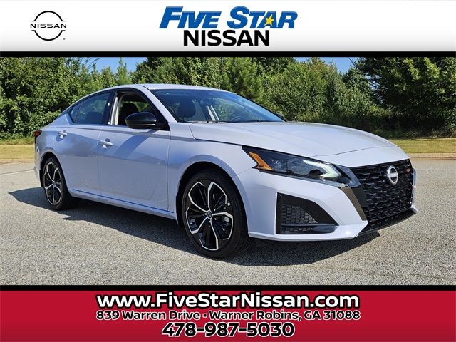 2025 Nissan Altima SR