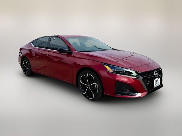 2025 Nissan Altima SR